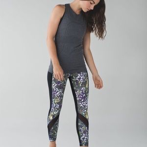 Lululemon 7/8 Inspire Tight in Floral Print size 6